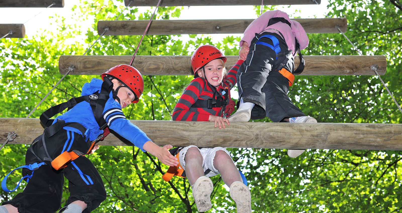 Bound activities. Лагерь PGL В Англии. ЗПД activity Camp Abseiling. ЗПД activity Camp Liddington. ЗПД activity Camp gounds zip wire Shelter.