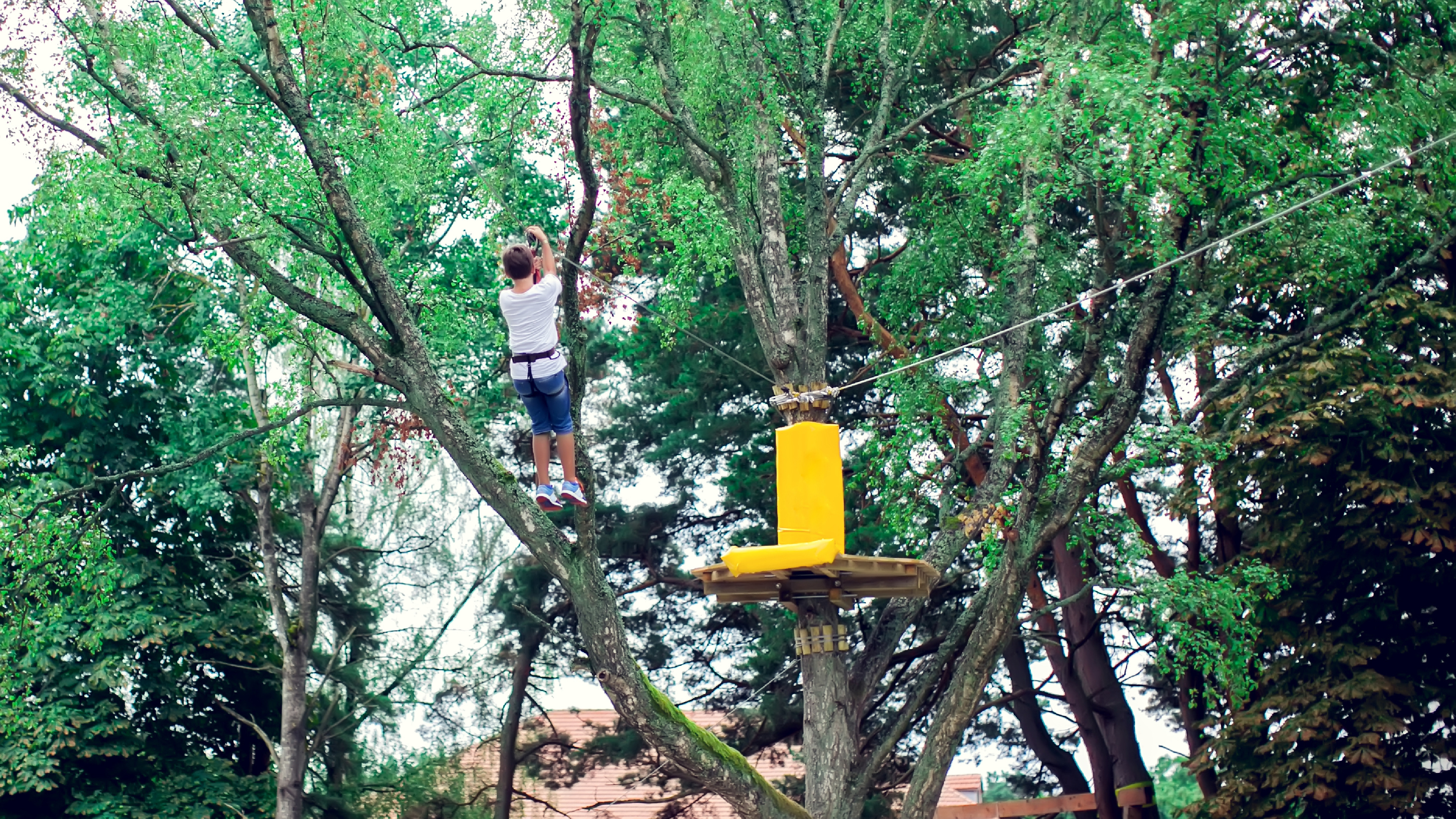 outdoor team-building activities to engage high school students